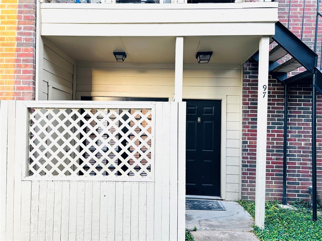 Foto principal - 8055 Cambridge St