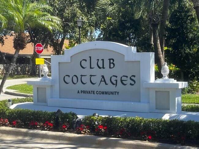 Foto del edificio - 707 Club Dr