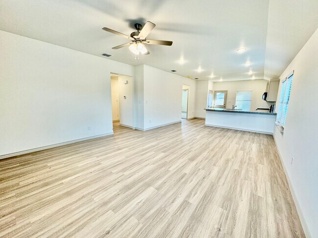 Foto del edificio - 3 Bed 2 Bath - Frenship ISD