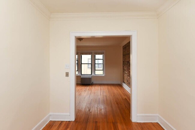 Building Photo - 2338 N Spaulding Ave