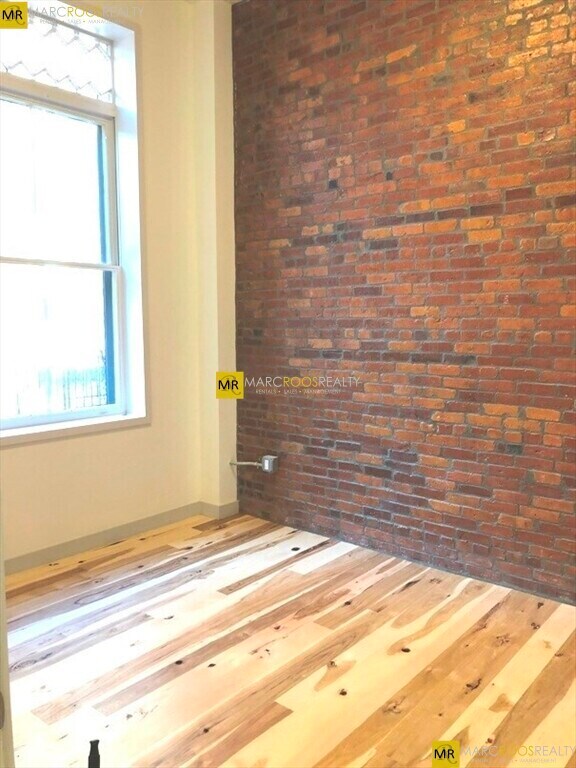 Foto del edificio - 229 Newbury St