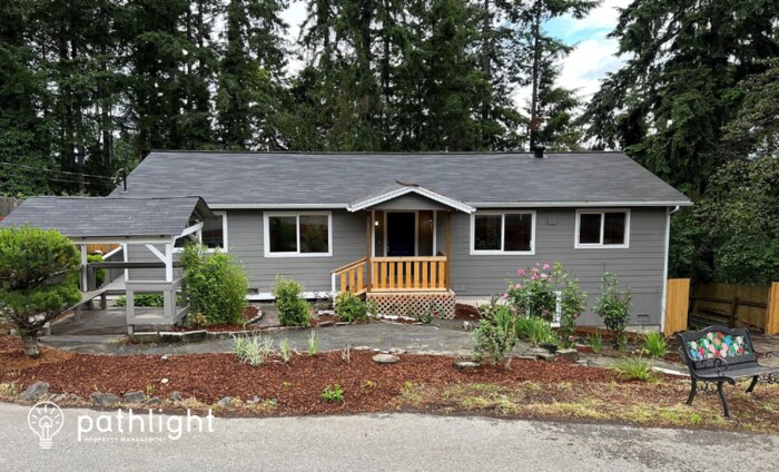 Primary Photo - 1468 Cottman Avenue, Bremerton, WA, 98312