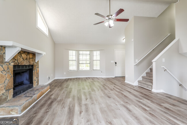 Foto del edificio - 564 Pennylake Ln