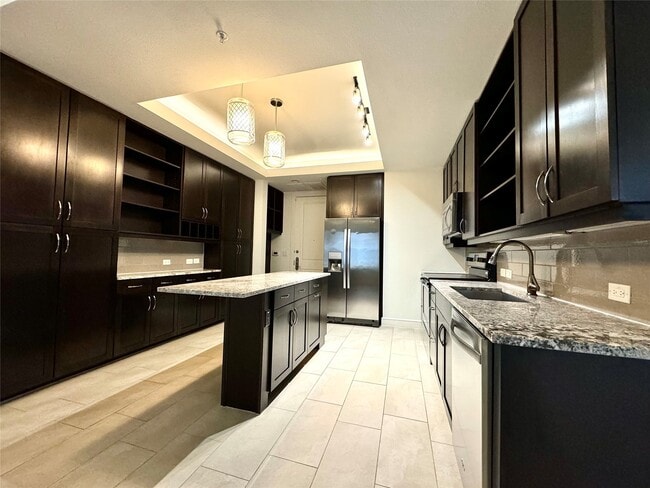 Building Photo - 2303 Middle St