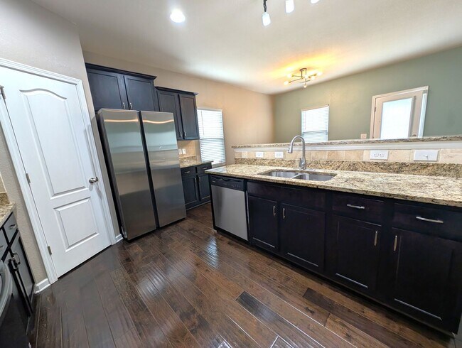 Foto del edificio - 9223 Avery Meadows Dr