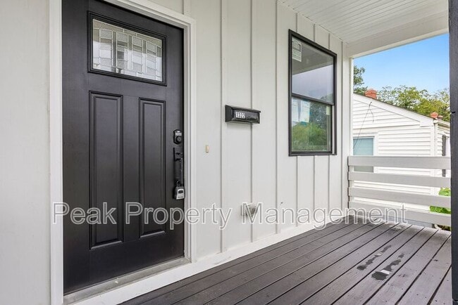 Building Photo - 1322 N 31st St