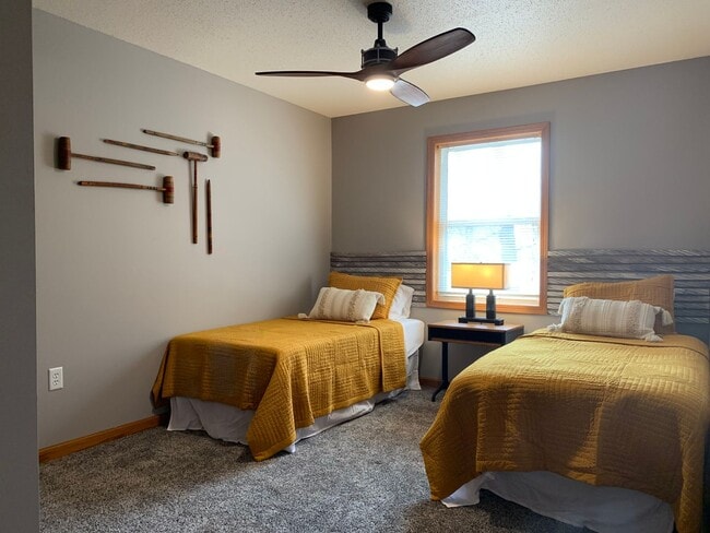 Building Photo - CB-3