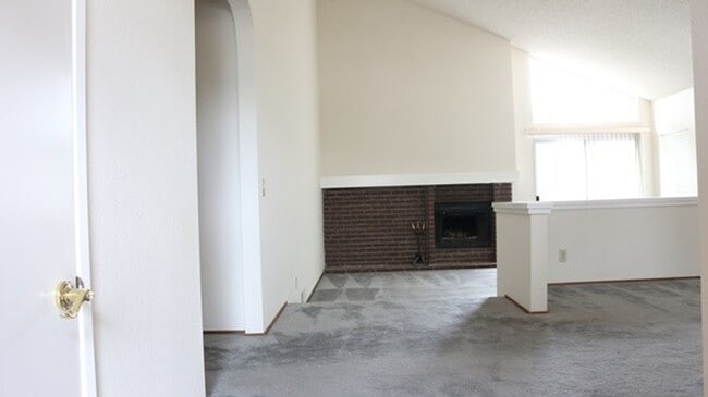 Building Photo - 3591 Woodley Dr