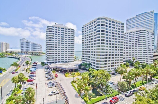 Building Photo - 999 Brickell Bay Dr