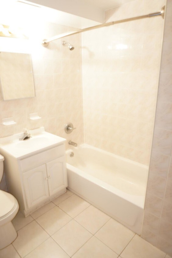 Foto del edificio - 117 S Elliott Pl