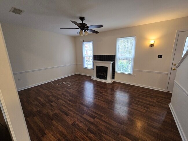 Foto del edificio - 13802 Deer Run Way