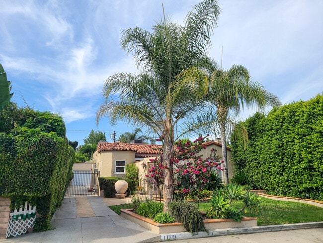 Building Photo - 11301 Blix St