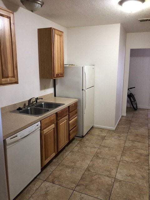 Kitchen - 806 W 2nd St