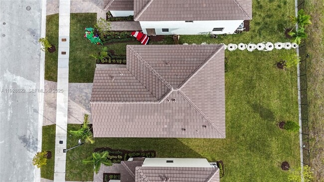 Building Photo - 2498 SE 25th Ct