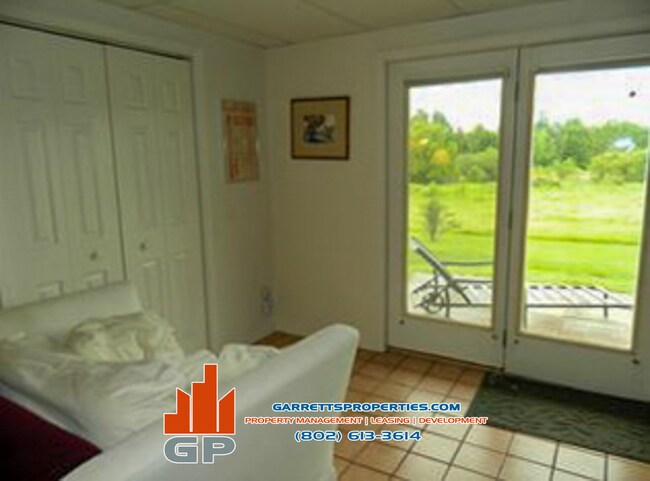 Foto del edificio - 243 Eastview Cir