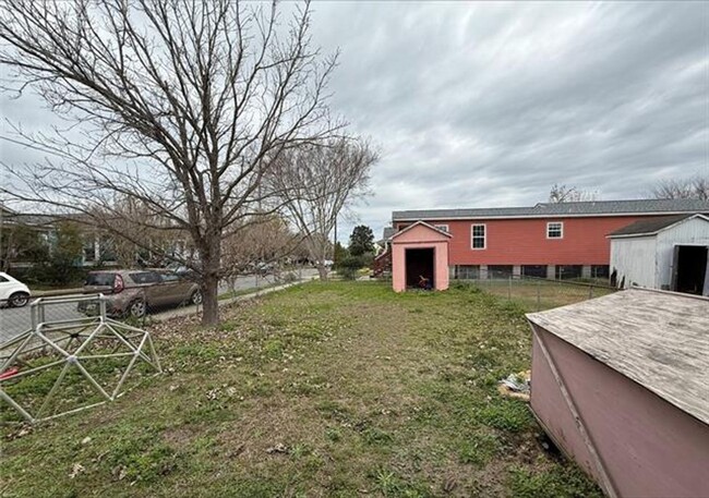 Building Photo - Single Family Home in Musician's Village