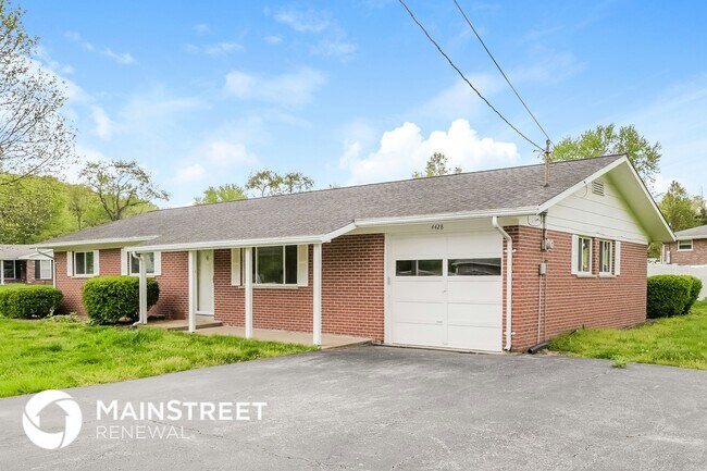 Building Photo - 4428 Green Valley Dr