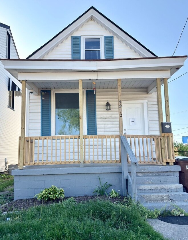 Photo - 5912 Elmwood Avenue