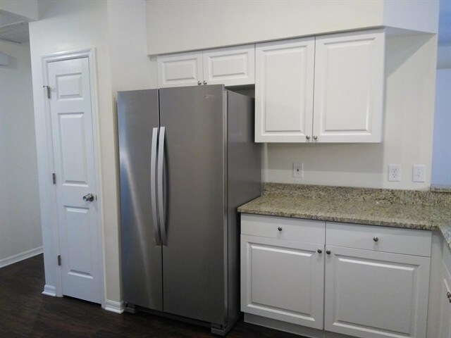 Foto del edificio - 1443 Baythorn Dr
