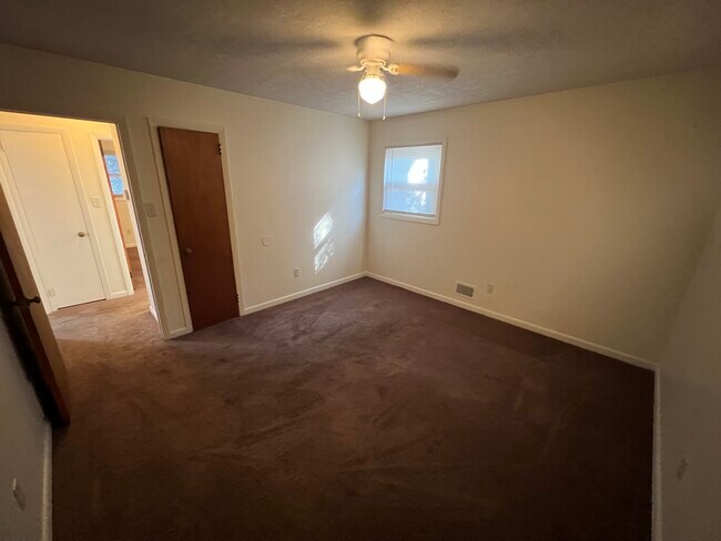 Building Photo - 218 Pine Grove Mnr
