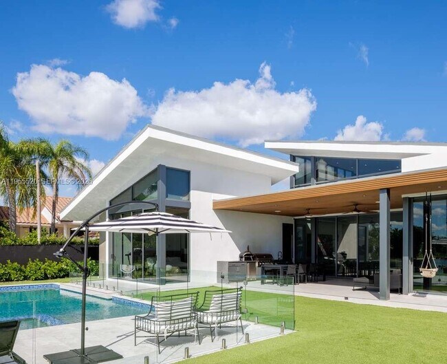 Foto del edificio - 1830 NE 193rd St