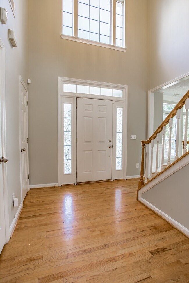 Foto del edificio - Beautiful 4 Bedroom 2.5 Bathroom Home in G...