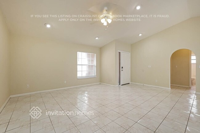 Building Photo - 15562 Horseshoe Ln