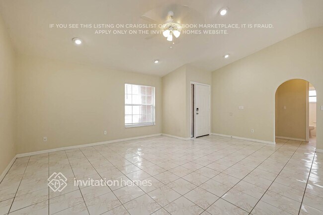 Foto del edificio - 15562 Horseshoe Ln