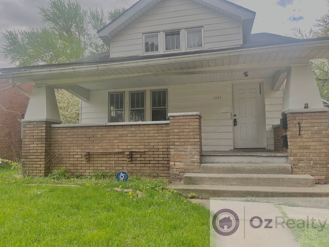 Primary Photo - 1263 Crestwood Rd