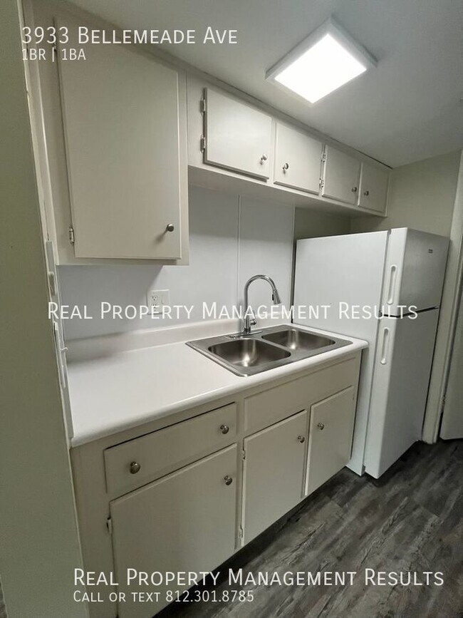 Building Photo - 1 Bedroom, 1 Bath Apartment  East Side