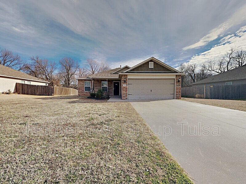 Primary Photo - 7401 S Elder Ave