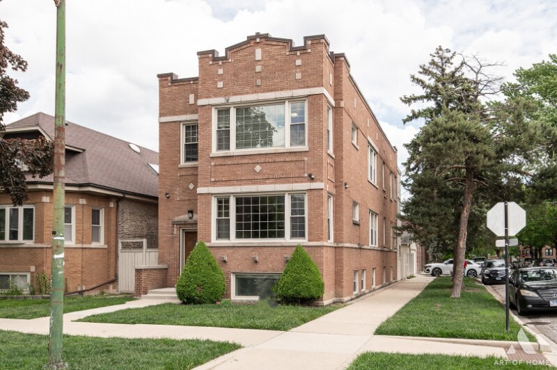 Foto principal - 3301 N Kilbourn Ave