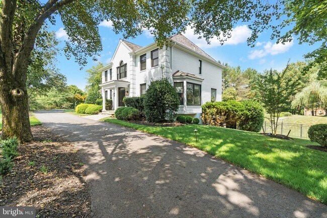Foto del edificio - 9011 Saunders Ln