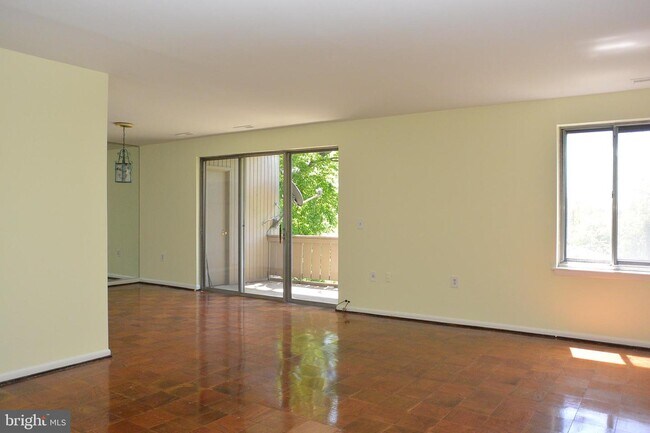 Foto del edificio - 103 Cross Keys Rd