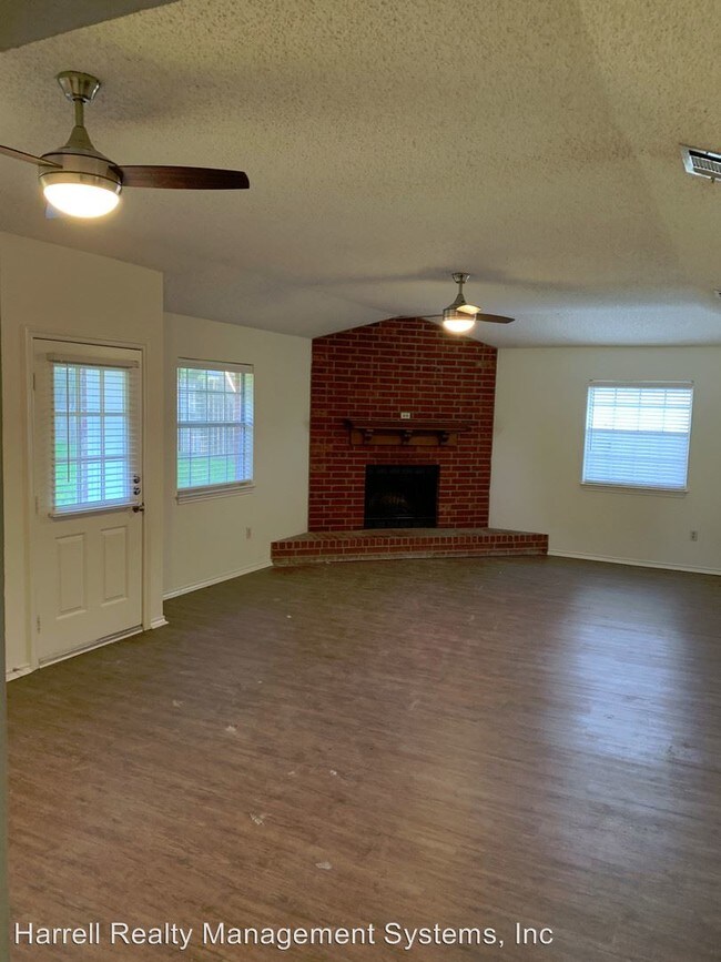 Building Photo - 3 br, 2 bath House - 805 Cheyenne Trail