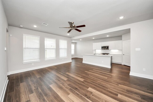 Building Photo - 10638 Cascade Crk Dr