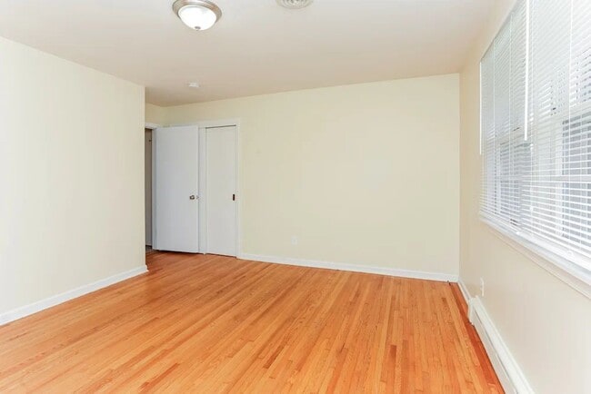 Building Photo - 1401 Highland Ave