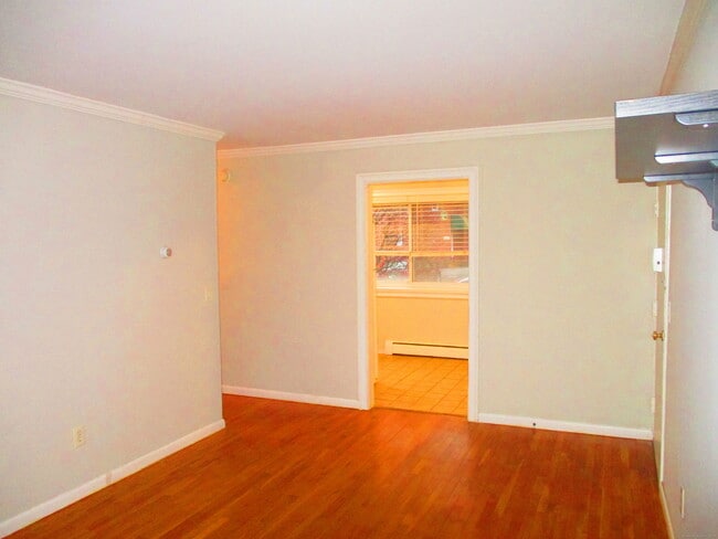 Building Photo - 18 Prospect St