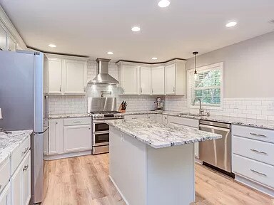 Granite countertops & stainless appliances - 4612 Cresta Dr