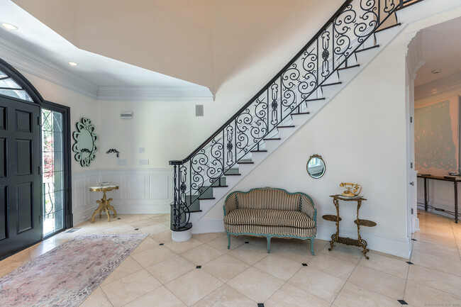 Foto del edificio - 247 Roxbury Rd