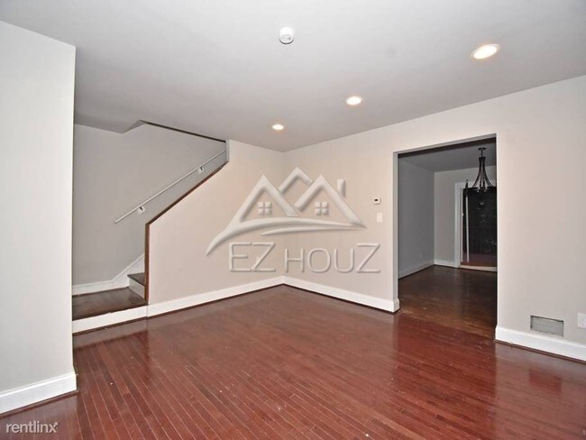 Building Photo - 3 br, 1.5 bath Apartment - 5634 Alhambra Ave