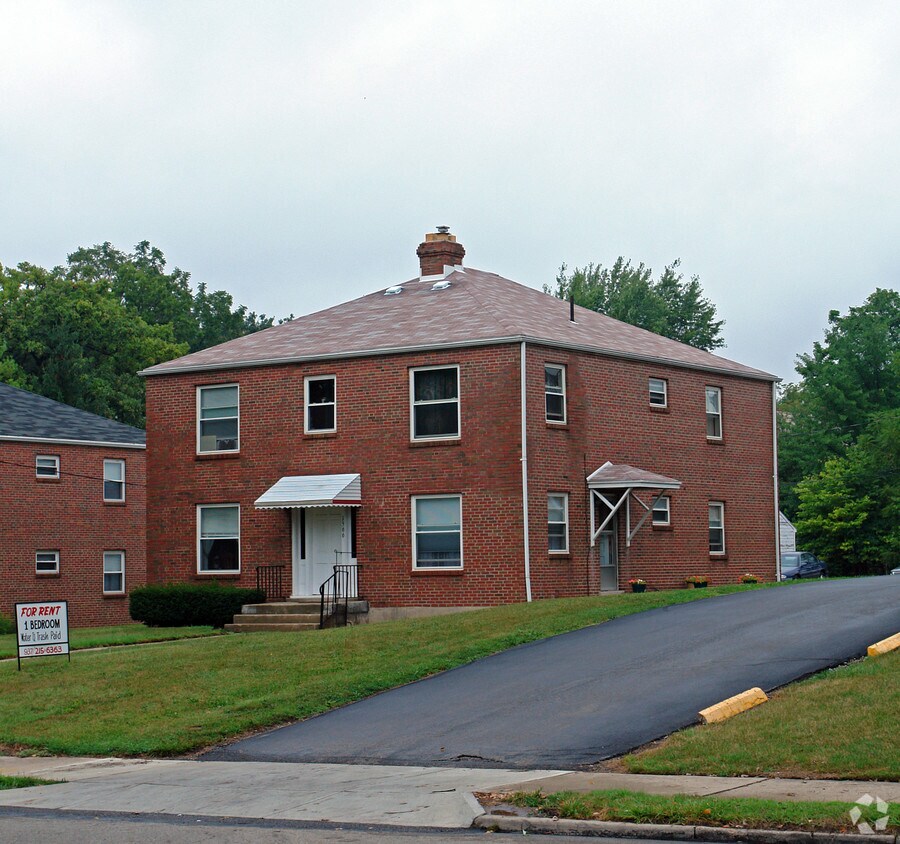 Primary Photo - 1566 E High St