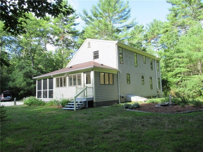 Building Photo - 60 Meadowbrook Rd