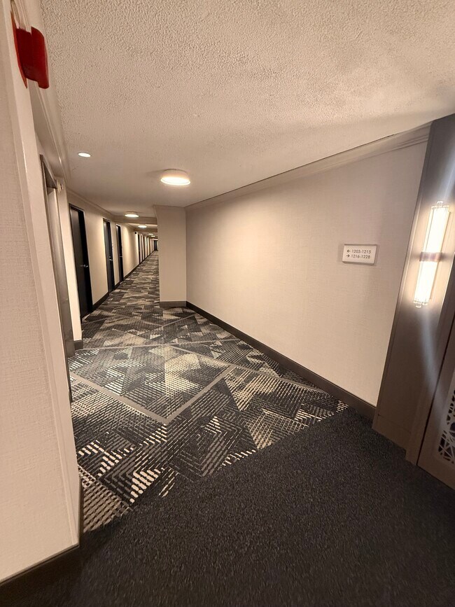 Foto del edificio - 10201 Grosvenor Pl