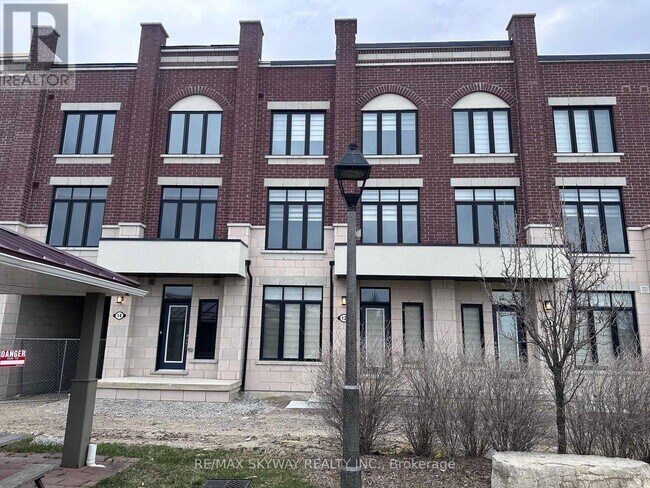 Photo du bâtiment - 14 Springdale Ave