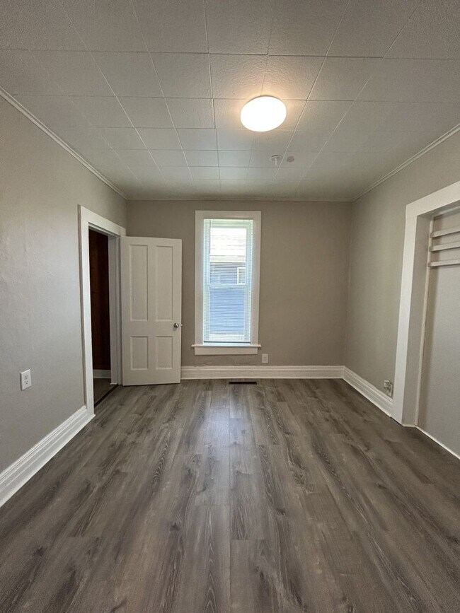Foto del edificio - 810 N Elm St