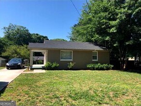 Building Photo - 2612 Loghaven Dr NW