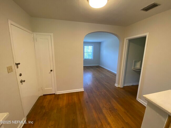 Foto del edificio - 1245 Belmont Terrace