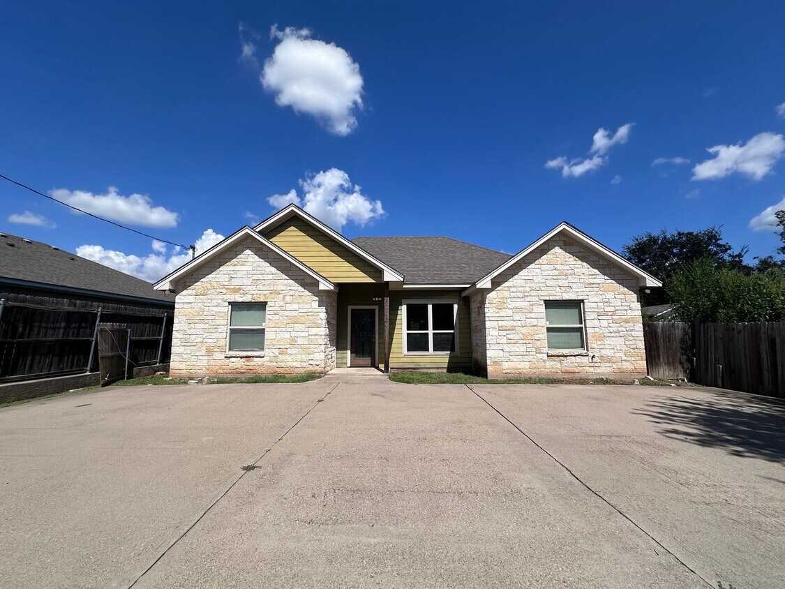 Foto principal - Spacious 4/4 House Near Baylor Campus with...