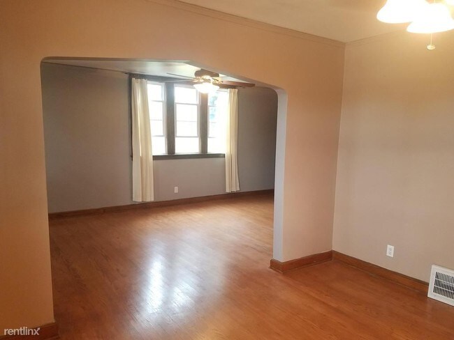 Foto del edificio - 2322 N 67th St